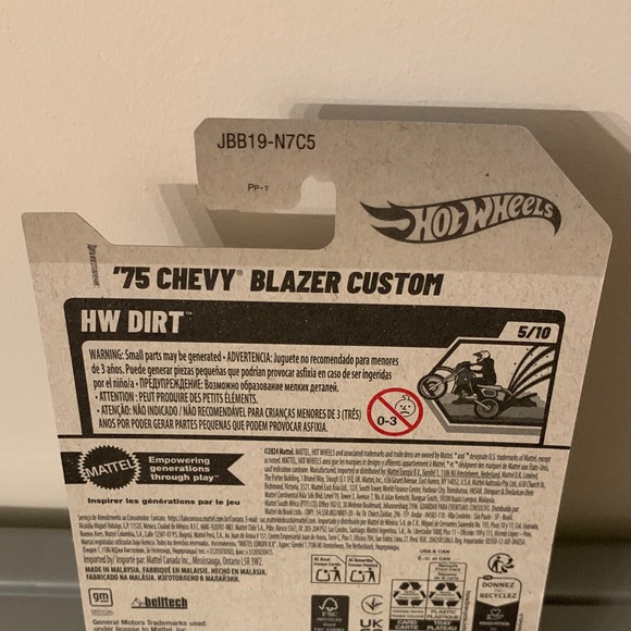 Mattel Hot Wheels ‘75 Chevy Blazer Toy Truck - Black & Red  HW Dirt NEW 115/250 - Picture 7 of 8